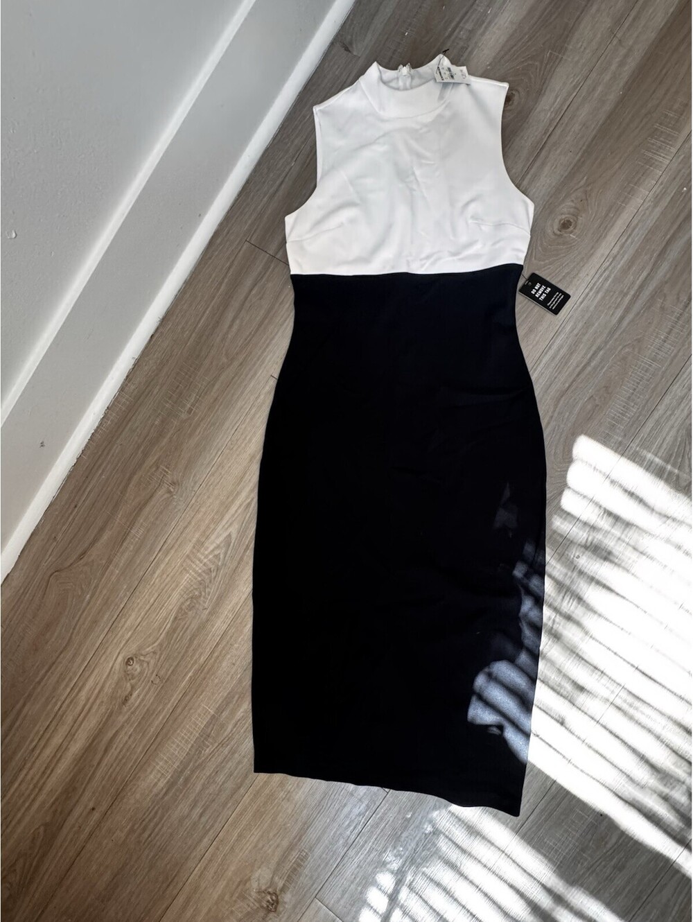 NWT Express Black White Formal Sleeveless Dress Sz Small